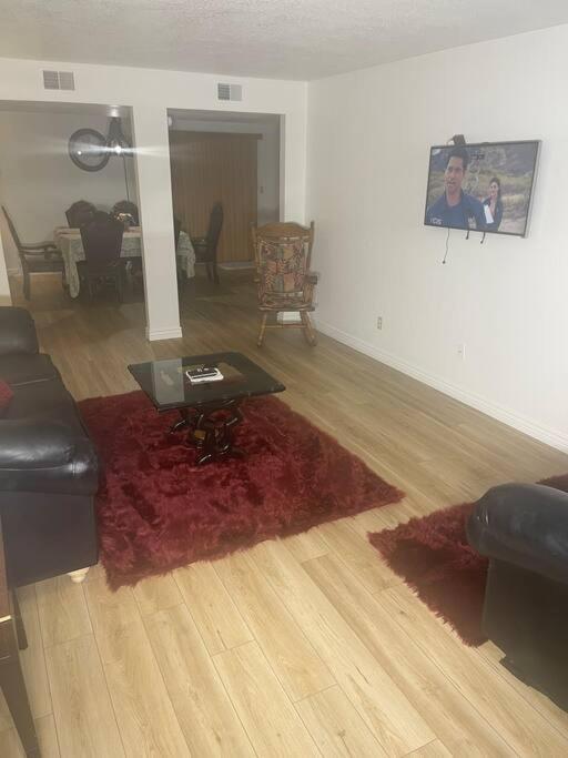 4 Bedroom Home-Casino-State Farm Stadium Only 2 Miles Glendale Exterior photo
